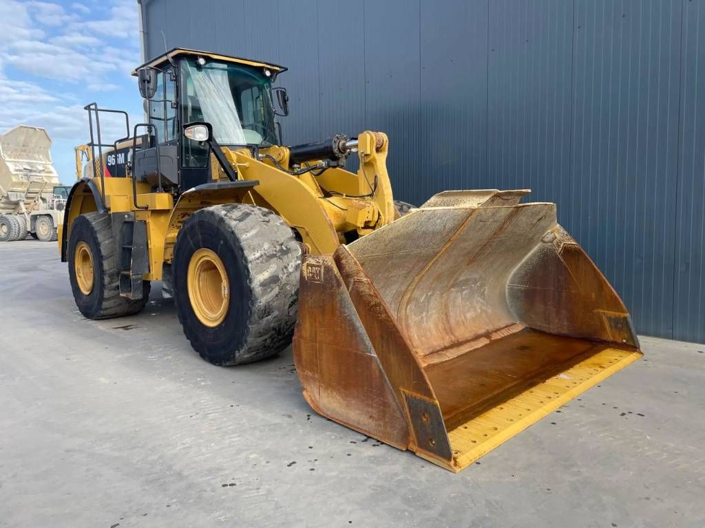 CAT 966M