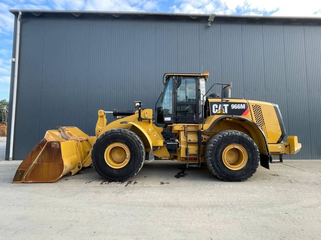 CAT 966M