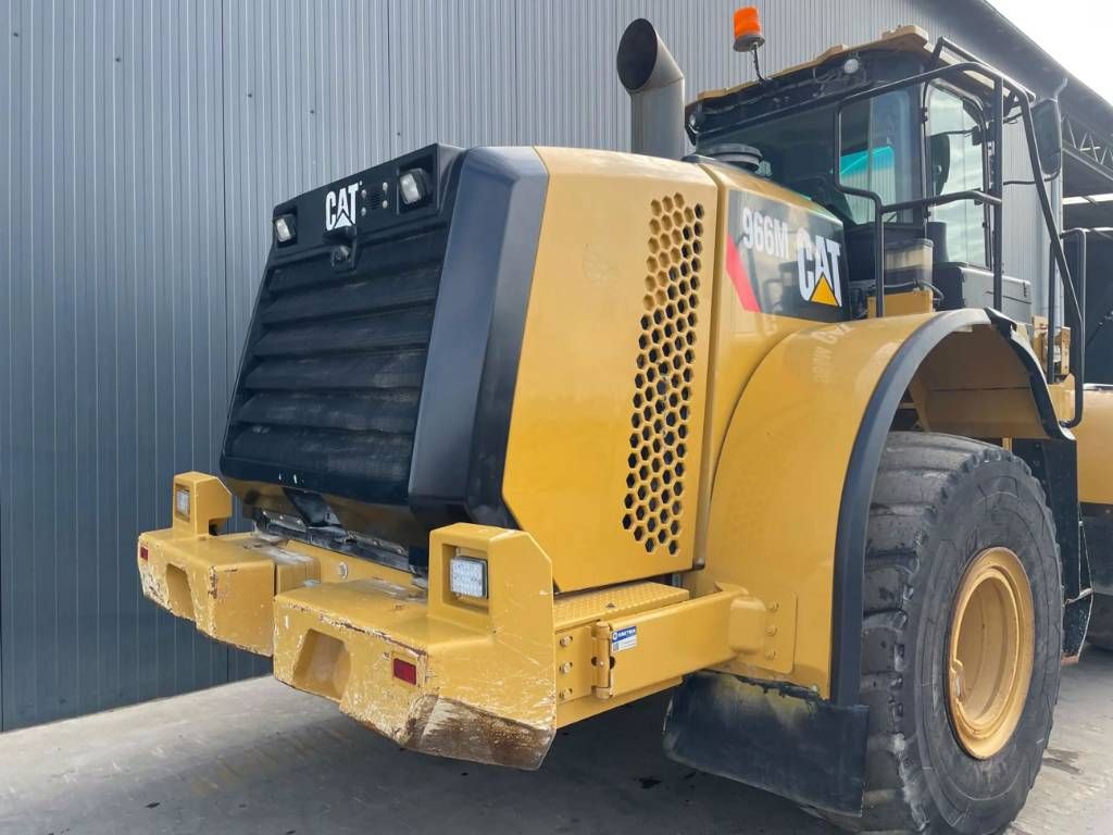 CAT 966M