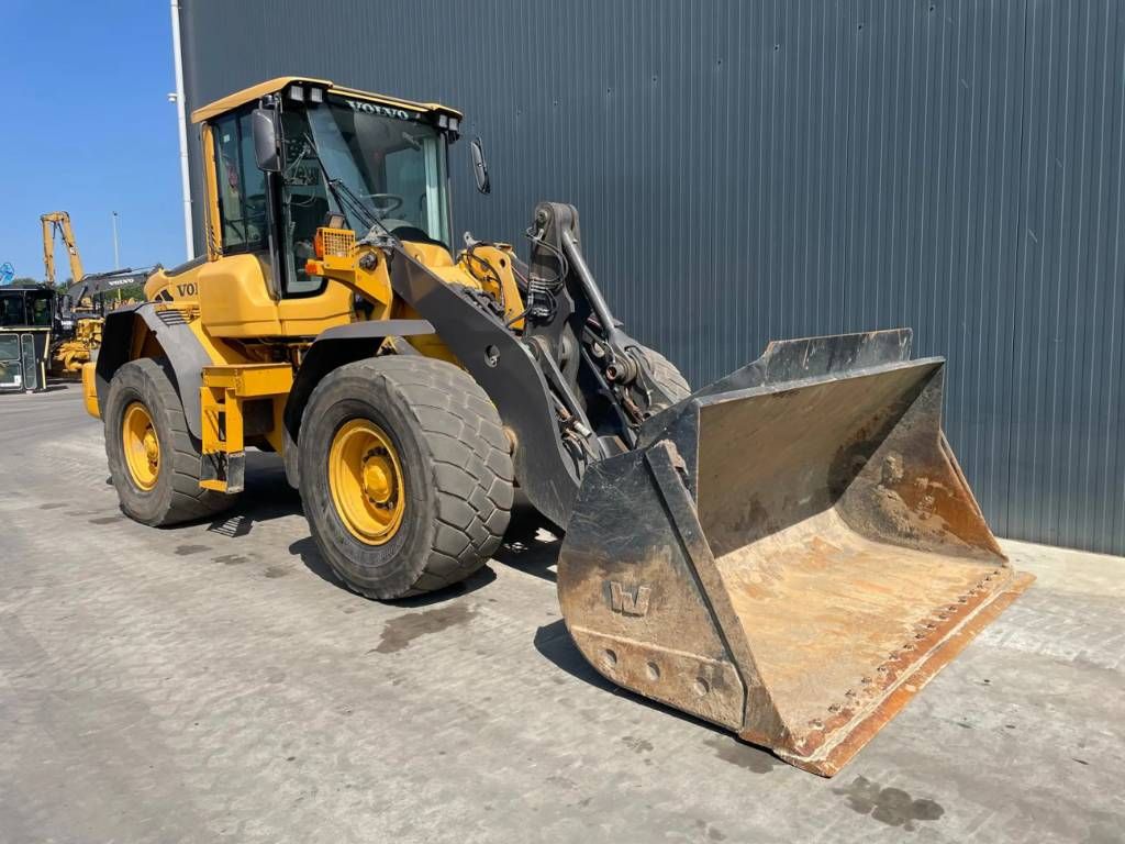 Volvo L90F - 3rd valve