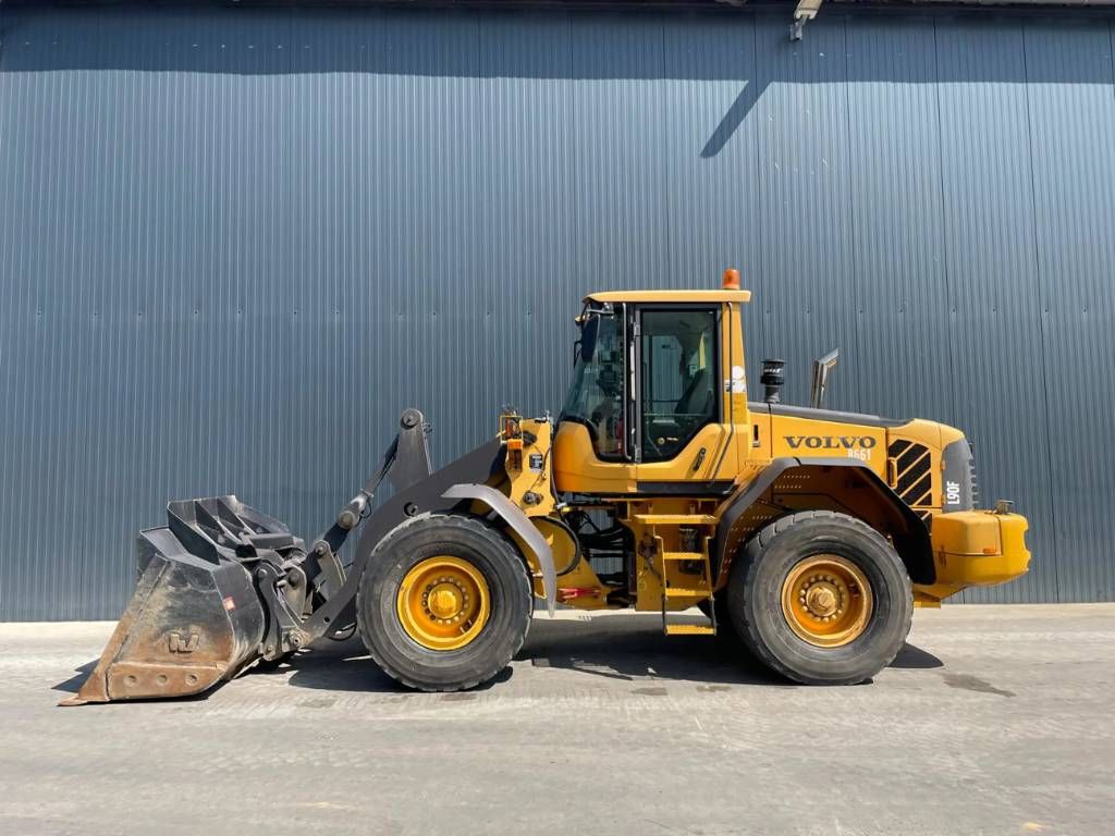 Volvo L90F - 3rd valve