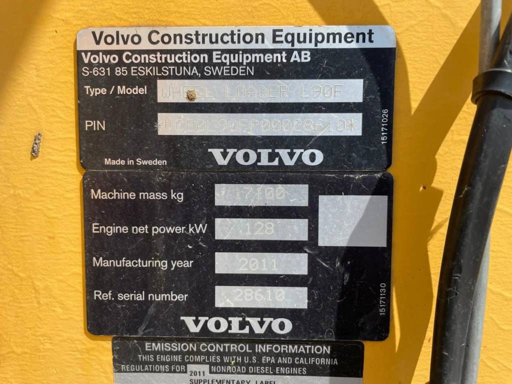 Volvo L90F - 3rd valve