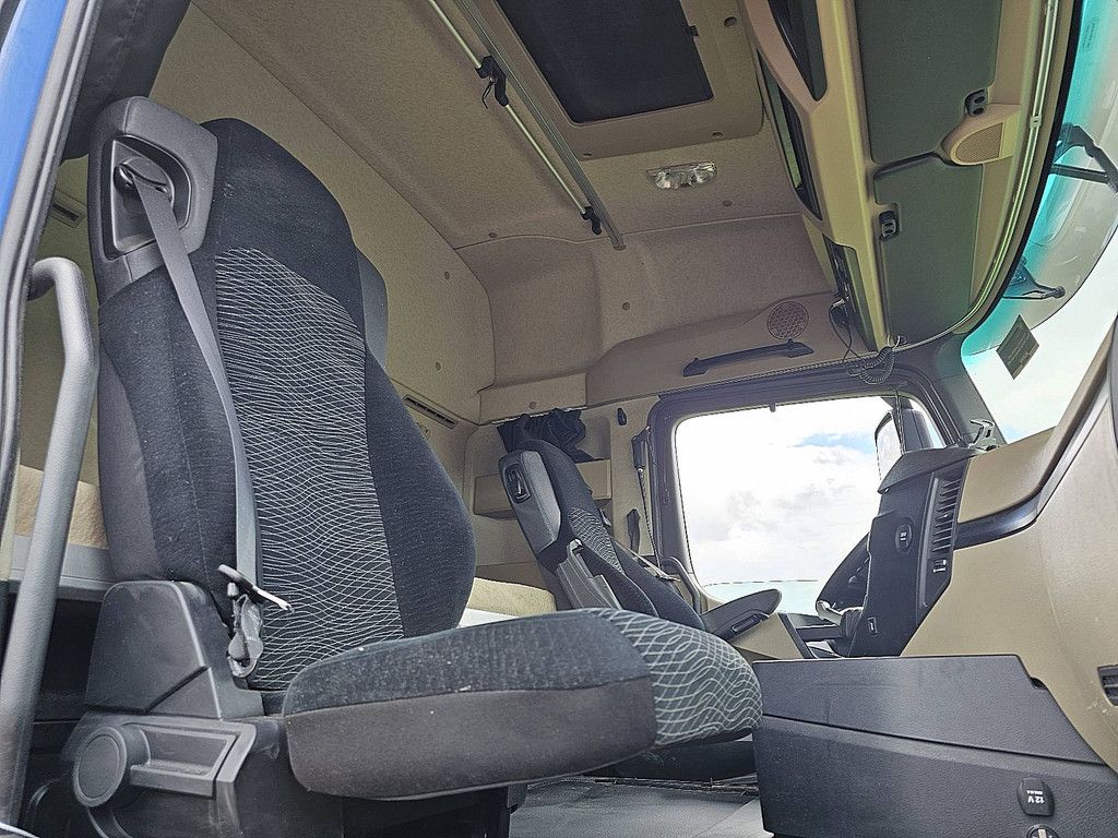 MERCEDES-BENZ ACTROS 1843