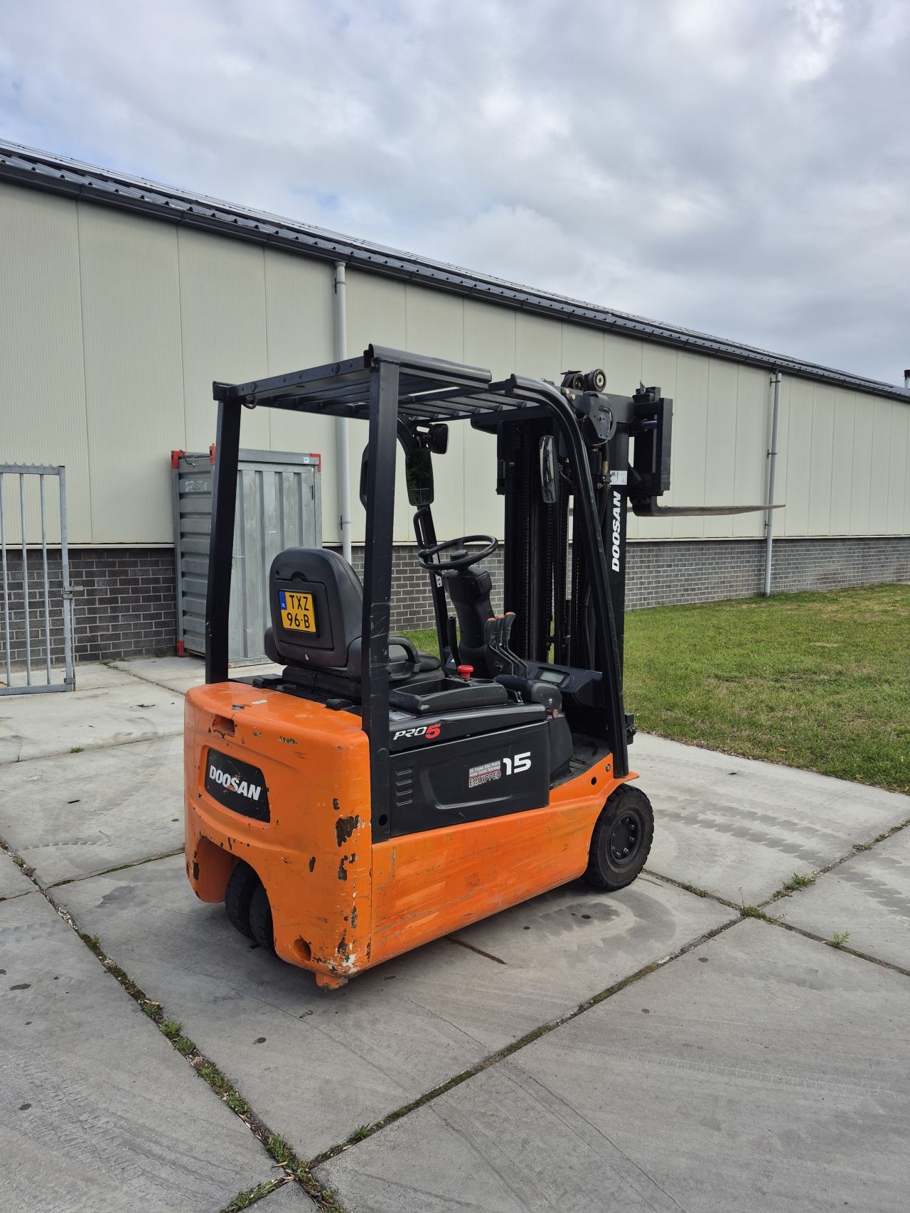 Doosan B15T-5 bj 2014 triplex sideshift 2452 uur accu 2020