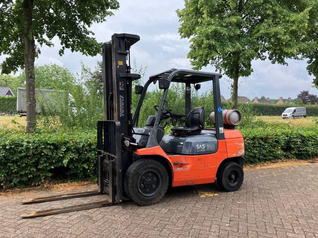 Gabelstapler Toyota 02-7FGF30 Treibgas 3000kg 5,5m 2005