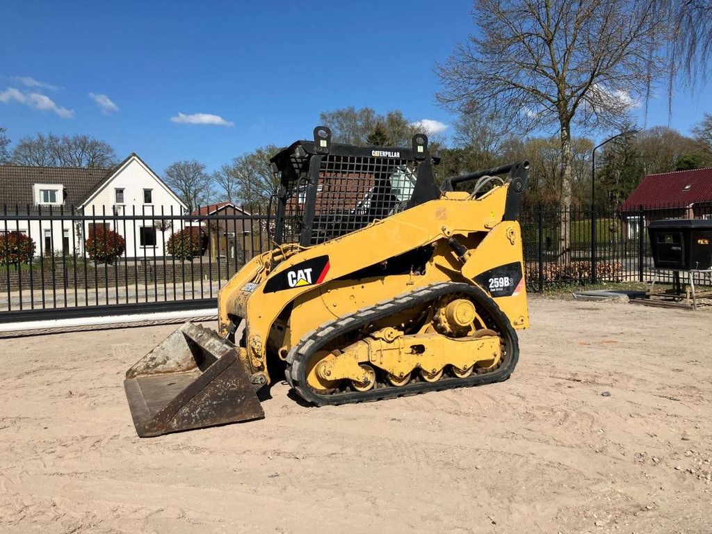 Skid steer loader Caterpillar 259B Diesel 2011