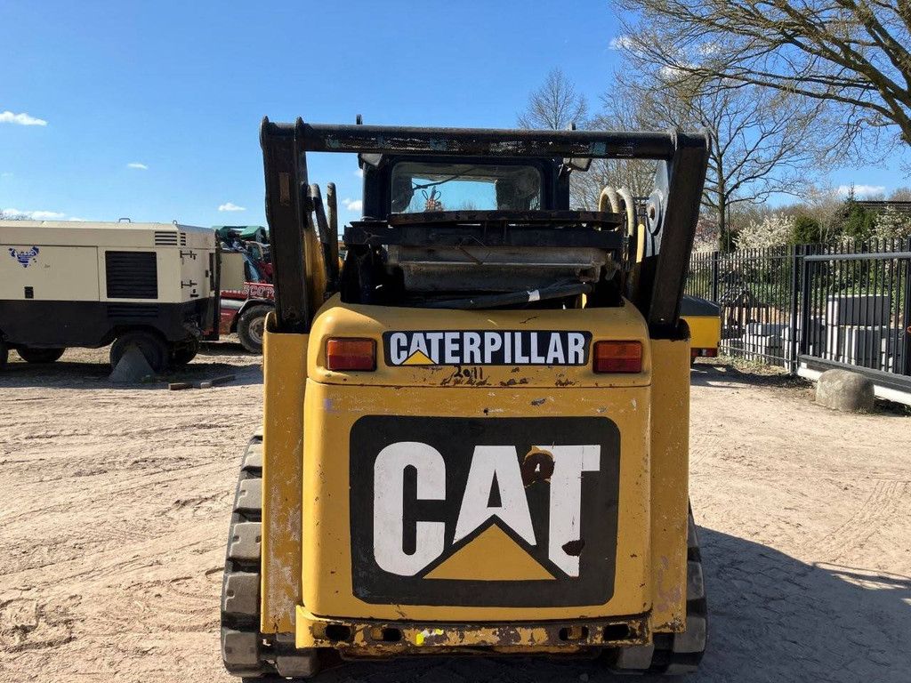 Skid steer loader Caterpillar 259B Diesel 2011