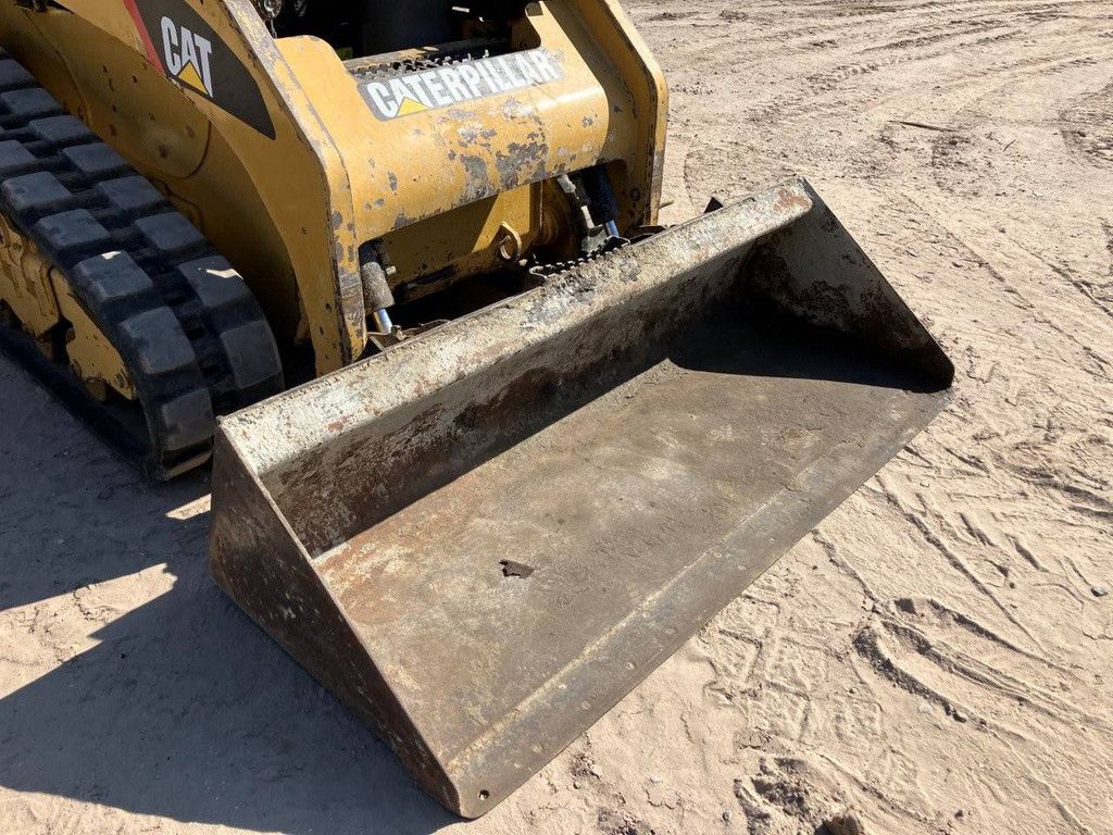 Skid steer loader Caterpillar 259B Diesel 2011