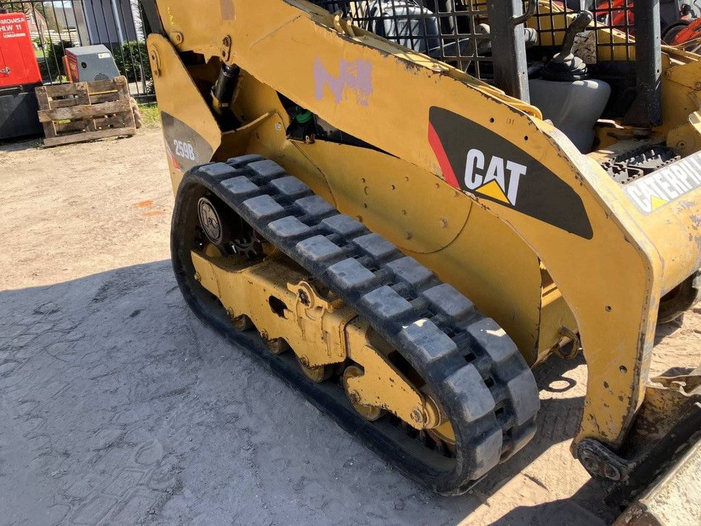 Skid steer loader Caterpillar 259B Diesel 2011