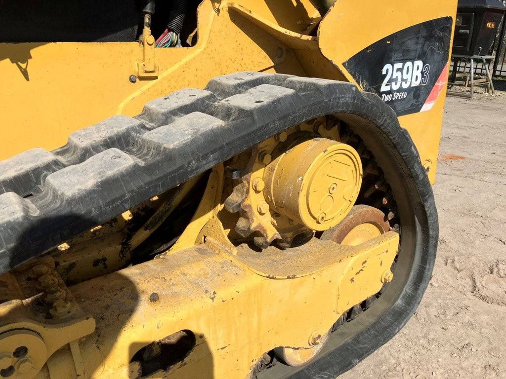 Skid steer loader Caterpillar 259B Diesel 2011