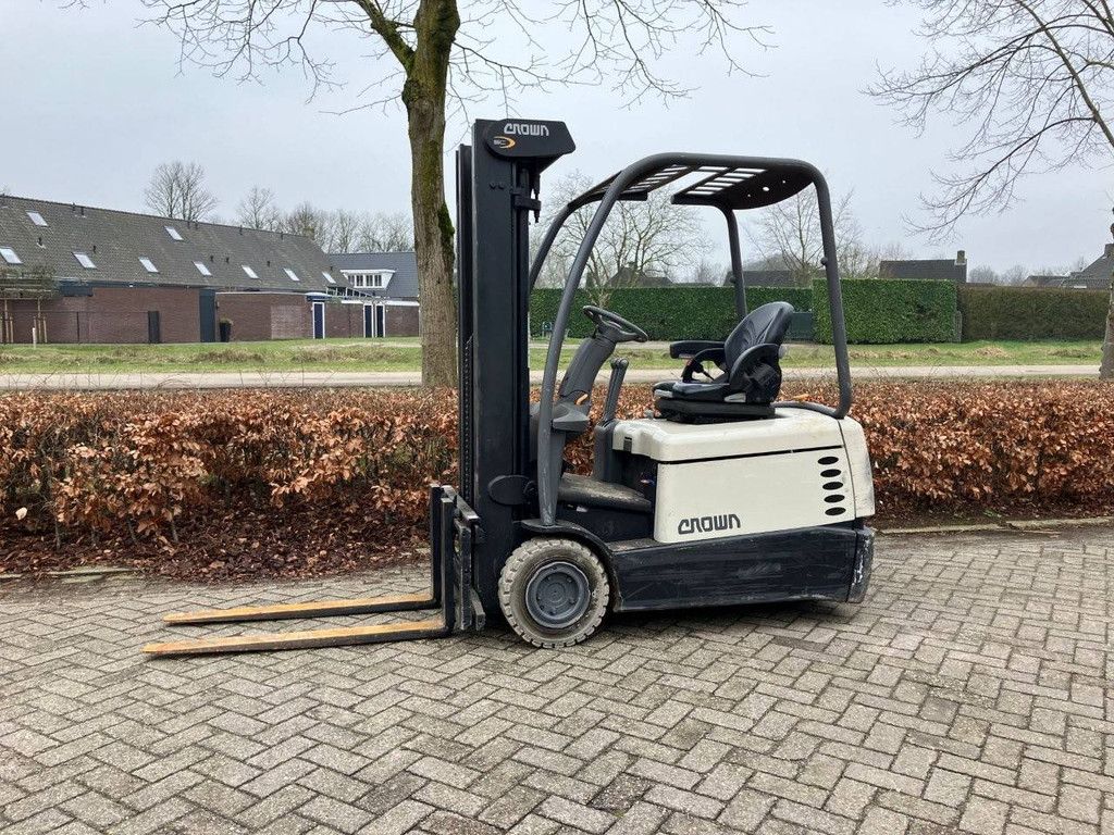 Heftruck Crown SC4220 Elektrisch 4m 2011