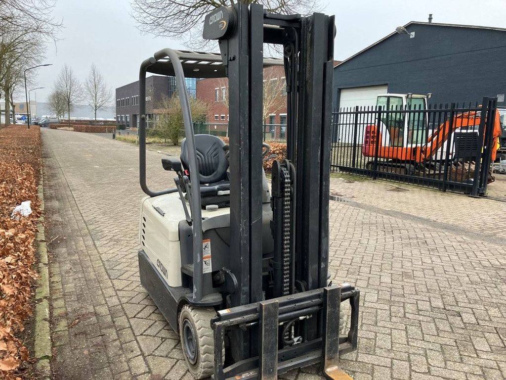 Heftruck Crown SC4220 Elektrisch 4m 2011