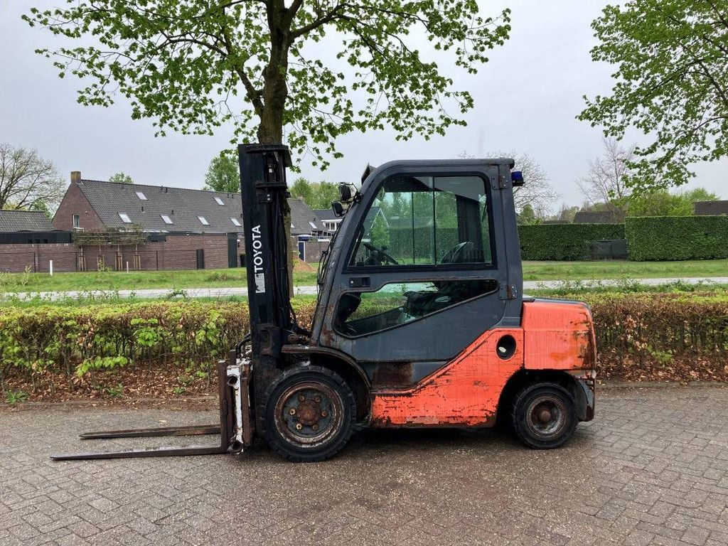 Forklift Toyota 02-8FDF30 Diesel 3000kg 2012