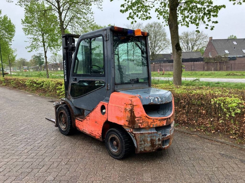 Forklift Toyota 02-8FDF30 Diesel 3000kg 2012