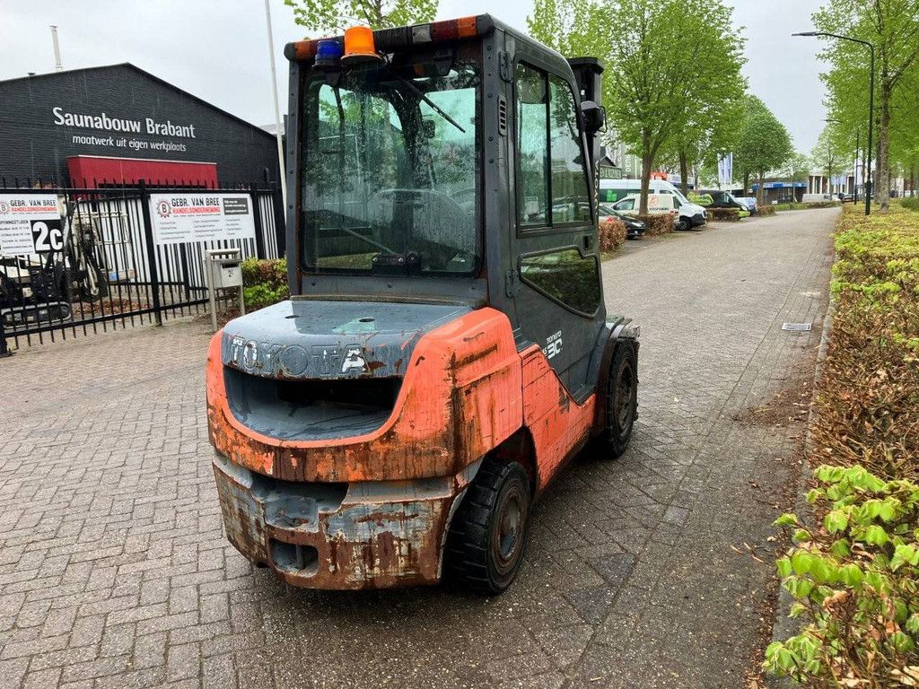 Forklift Toyota 02-8FDF30 Diesel 3000kg 2012