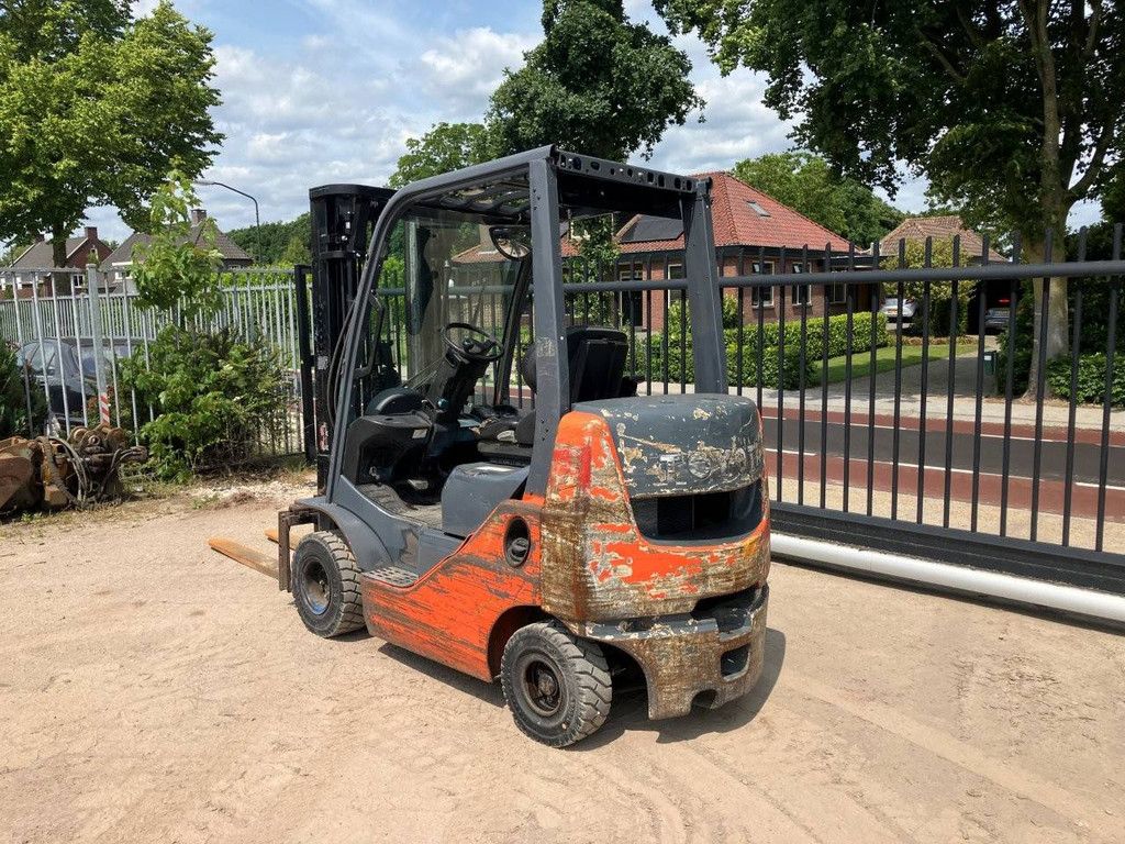 Forklift Toyota 02-8FDKF20 Diesel 2000kg 4.7m 2010