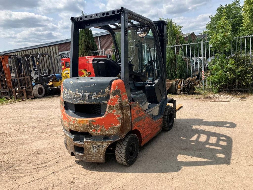 Forklift Toyota 02-8FDKF20 Diesel 2000kg 4.7m 2010