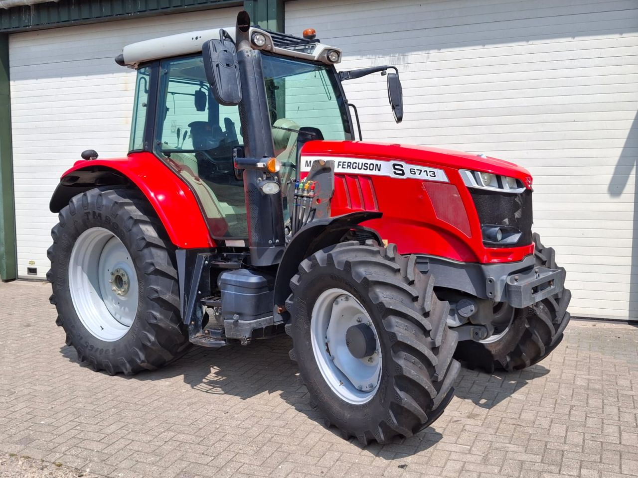 Massey Ferguson 6713S
