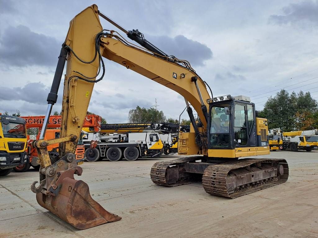 CAT 328 D LCR