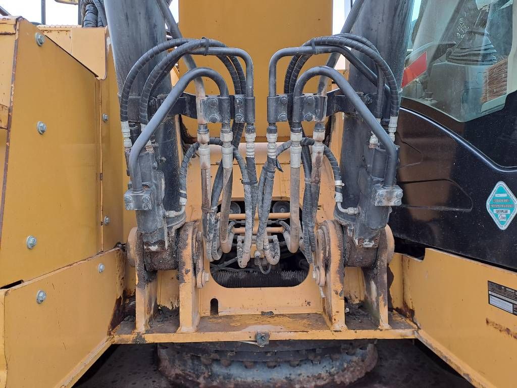 CAT 328 D LCR