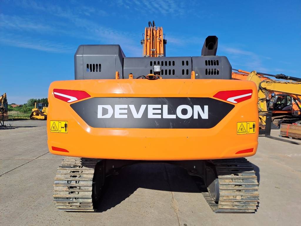 Develon DX 300 LC-7LC-7M (4 Pieces available)