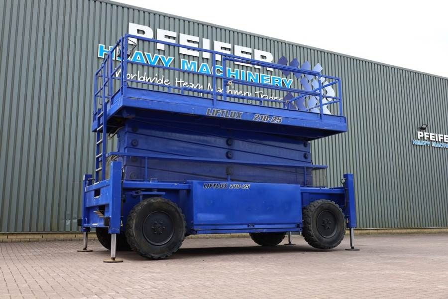 Liftlux SL210-25 D4WD S/P Diesel, Hydraulic Deck Extension