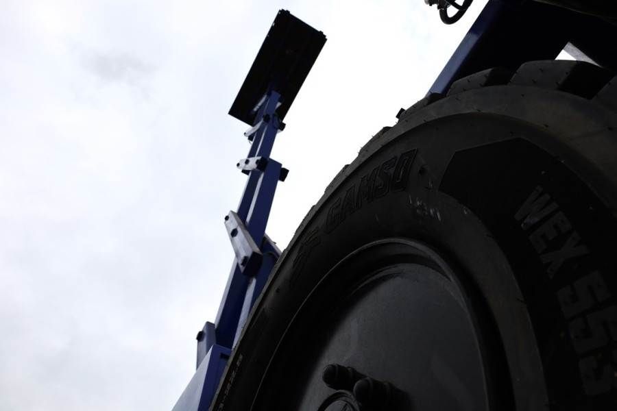 Liftlux SL210-25 D4WD S/P Diesel, Hydraulic Deck Extension