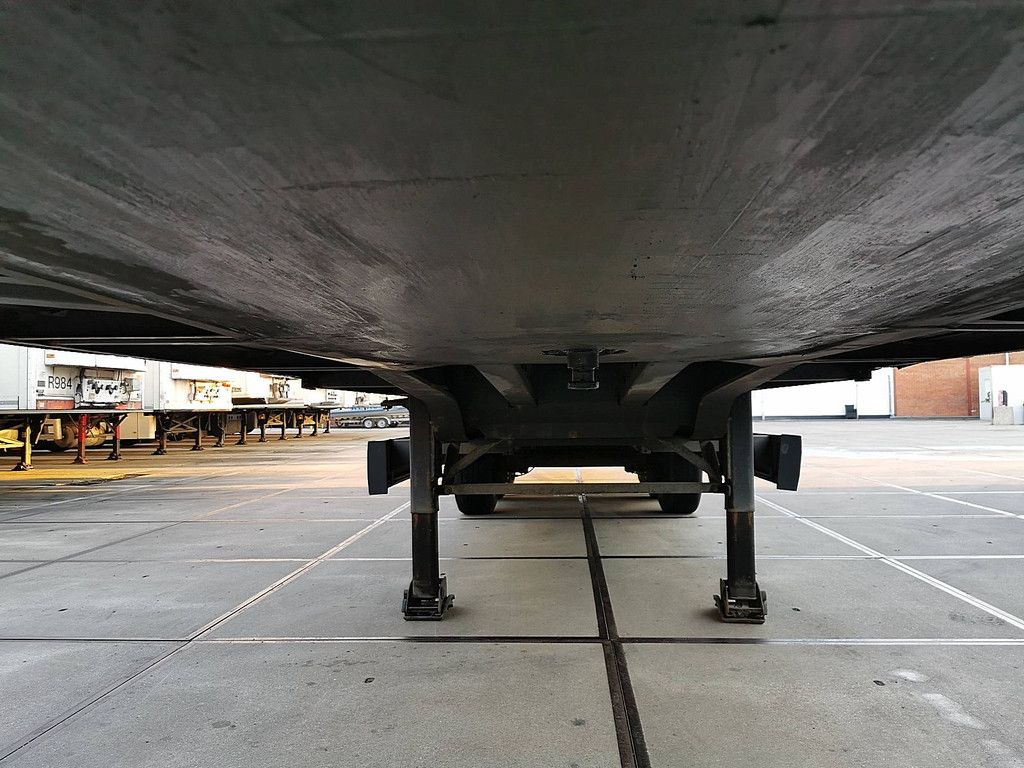KRONE SDP 02 bär 2 tons taillift