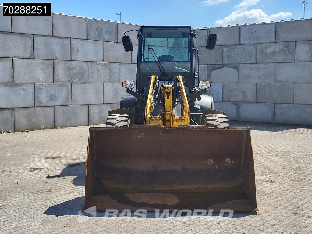 Komatsu WA100M-8E0