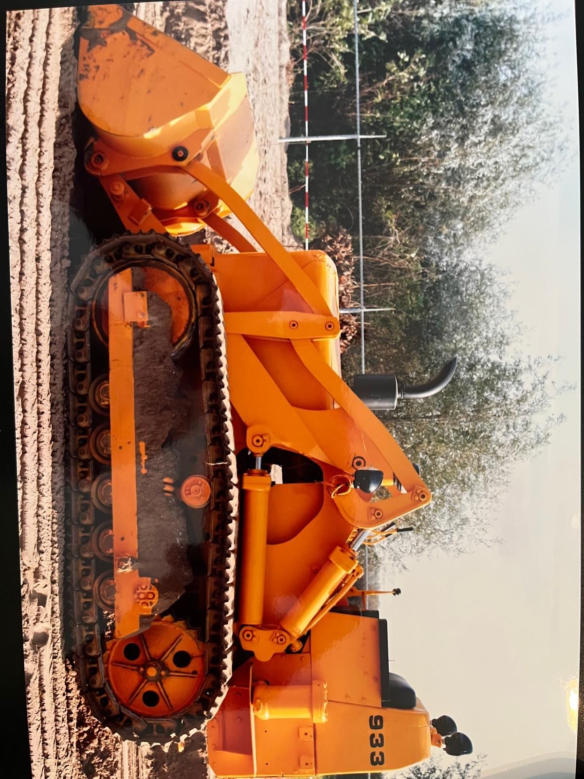 Caterpillar 933F