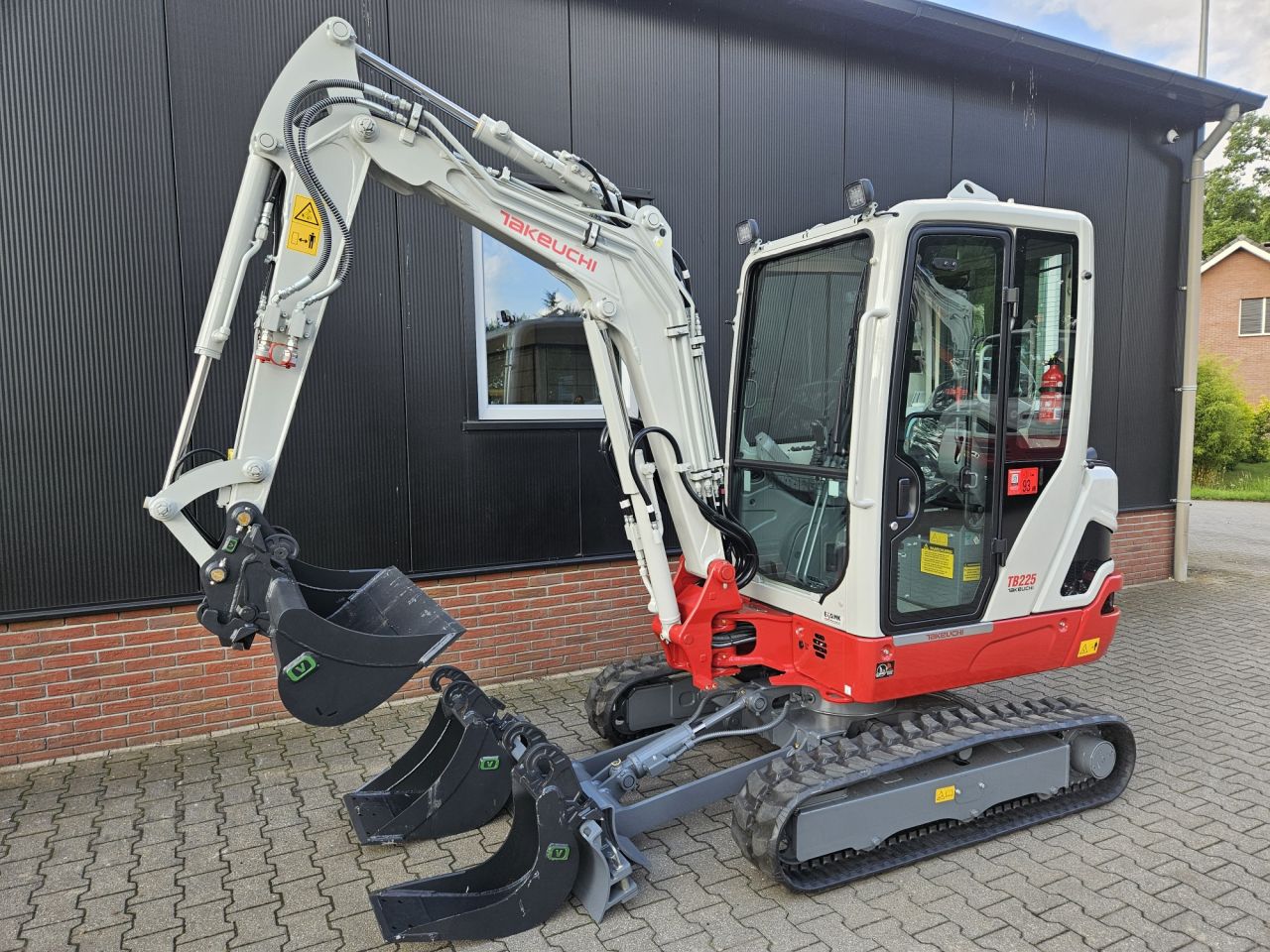 Takeuchi TB225 Extra - Nieuw