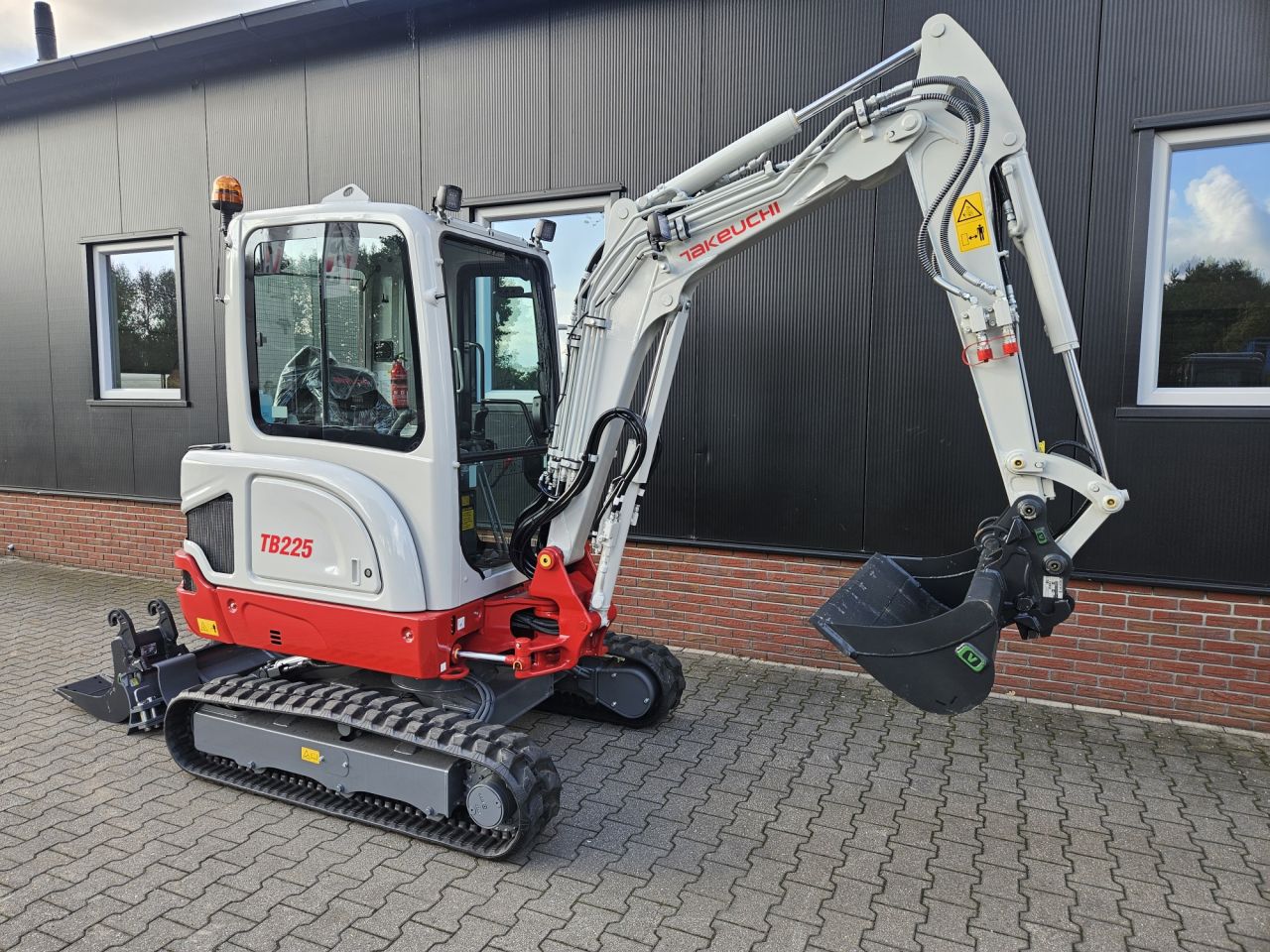 Takeuchi TB225 Extra - Nieuw