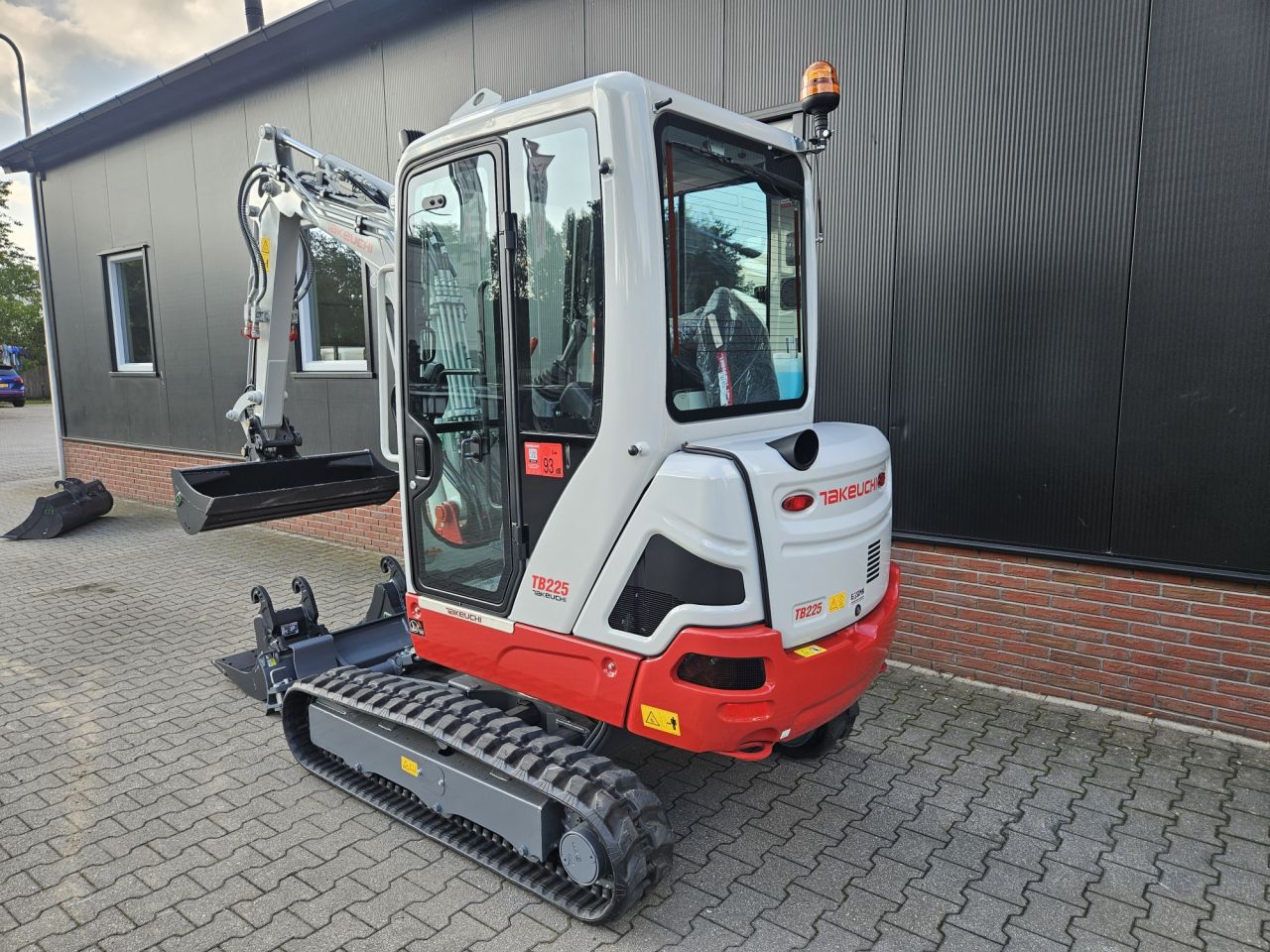 Takeuchi TB225 Extra - Nieuw