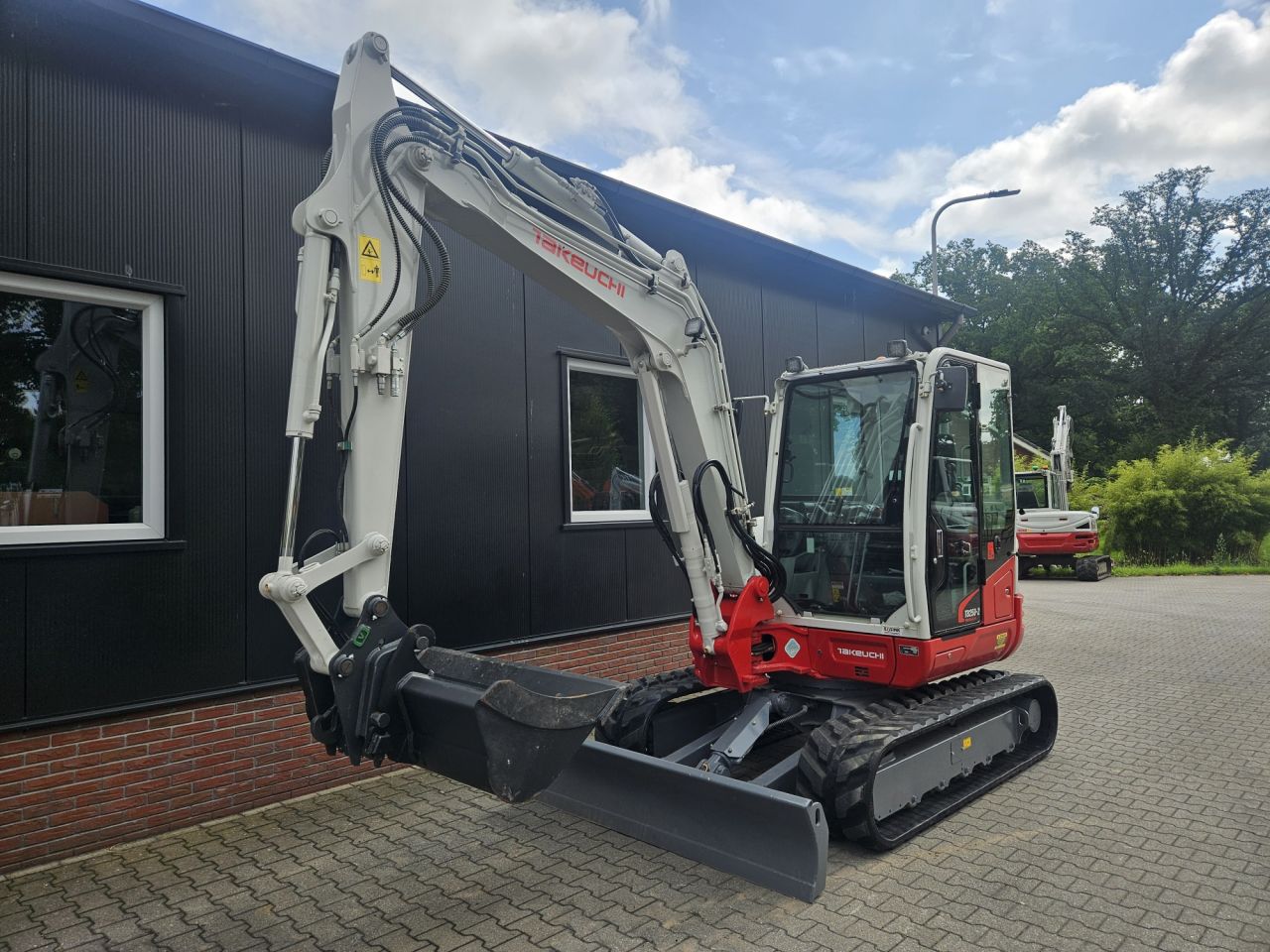 Takeuchi TB250-2 Stage V / 3000 uur