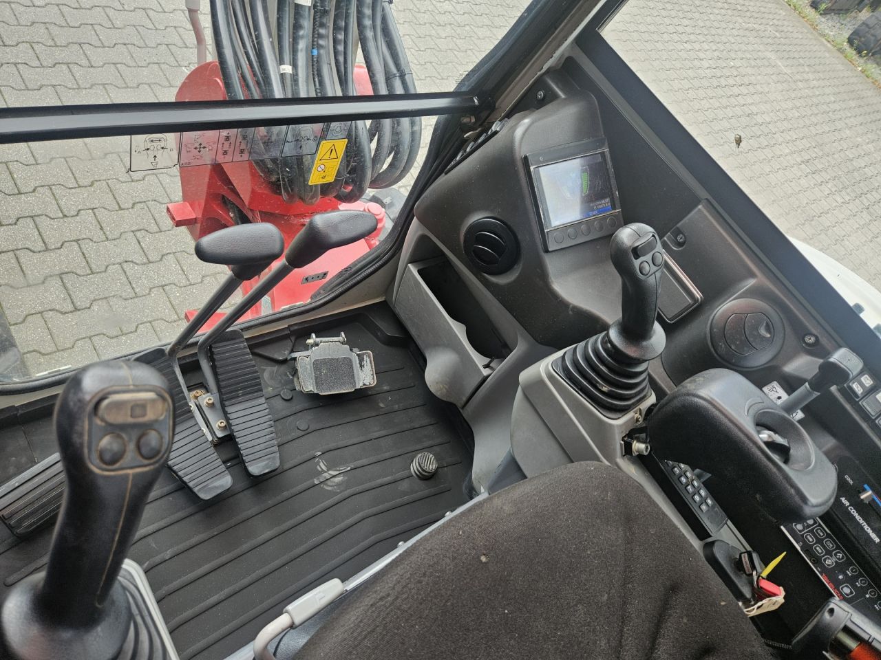Takeuchi TB250-2 Stage V / 3000 uur