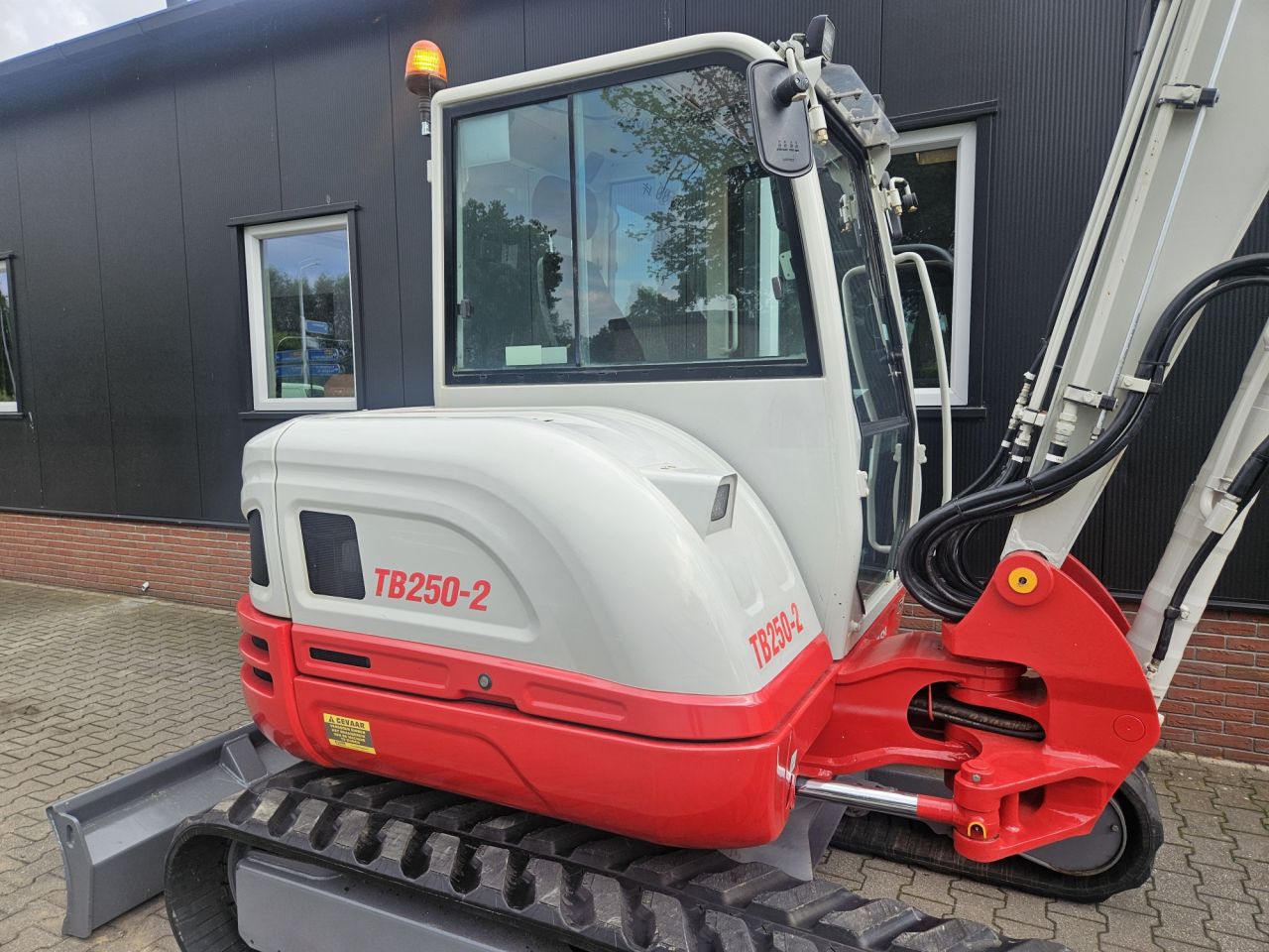 Takeuchi TB250-2 Stage V / 3000 uur