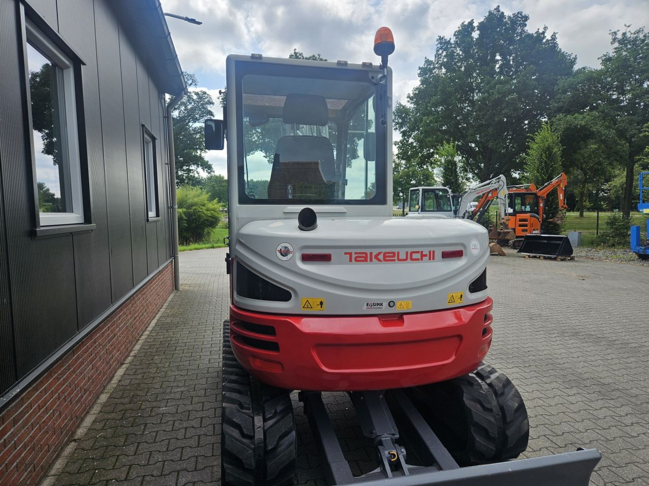 Takeuchi TB250-2 Stage V / 3000 uur