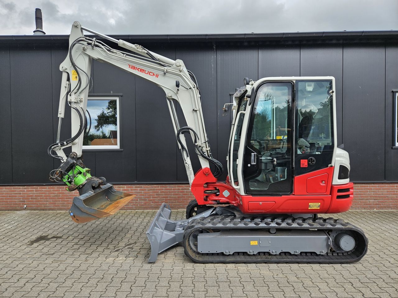 Takeuchi TB250-2 Stage V- 2600 uur