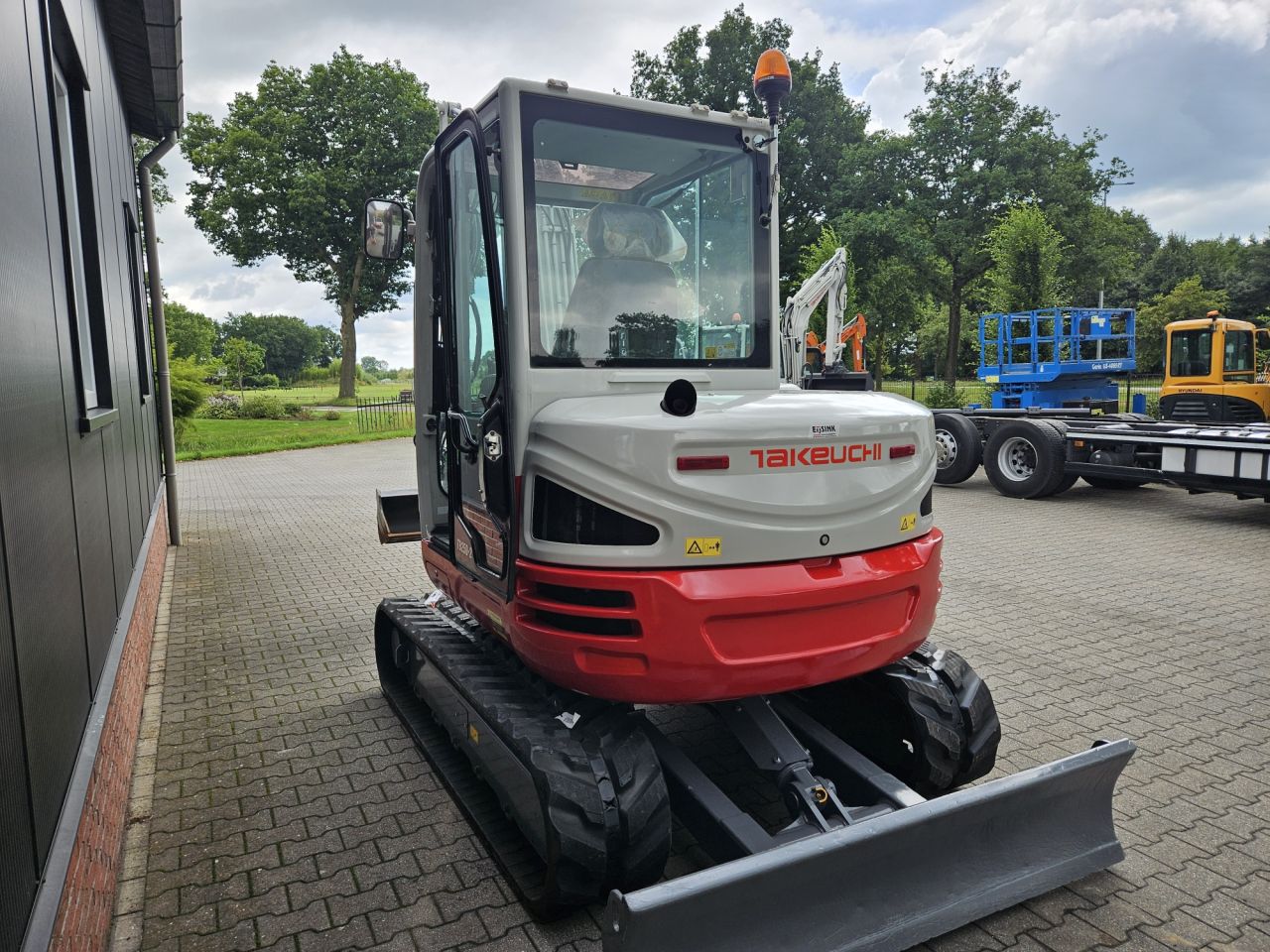 Takeuchi TB250-2 Stage V- 2600 uur