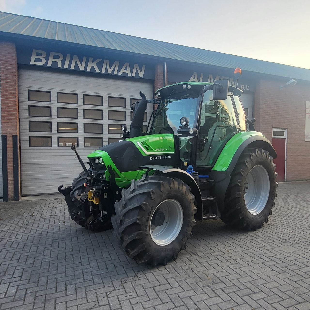 Deutz Fahr Agrotron TTV 6120.4