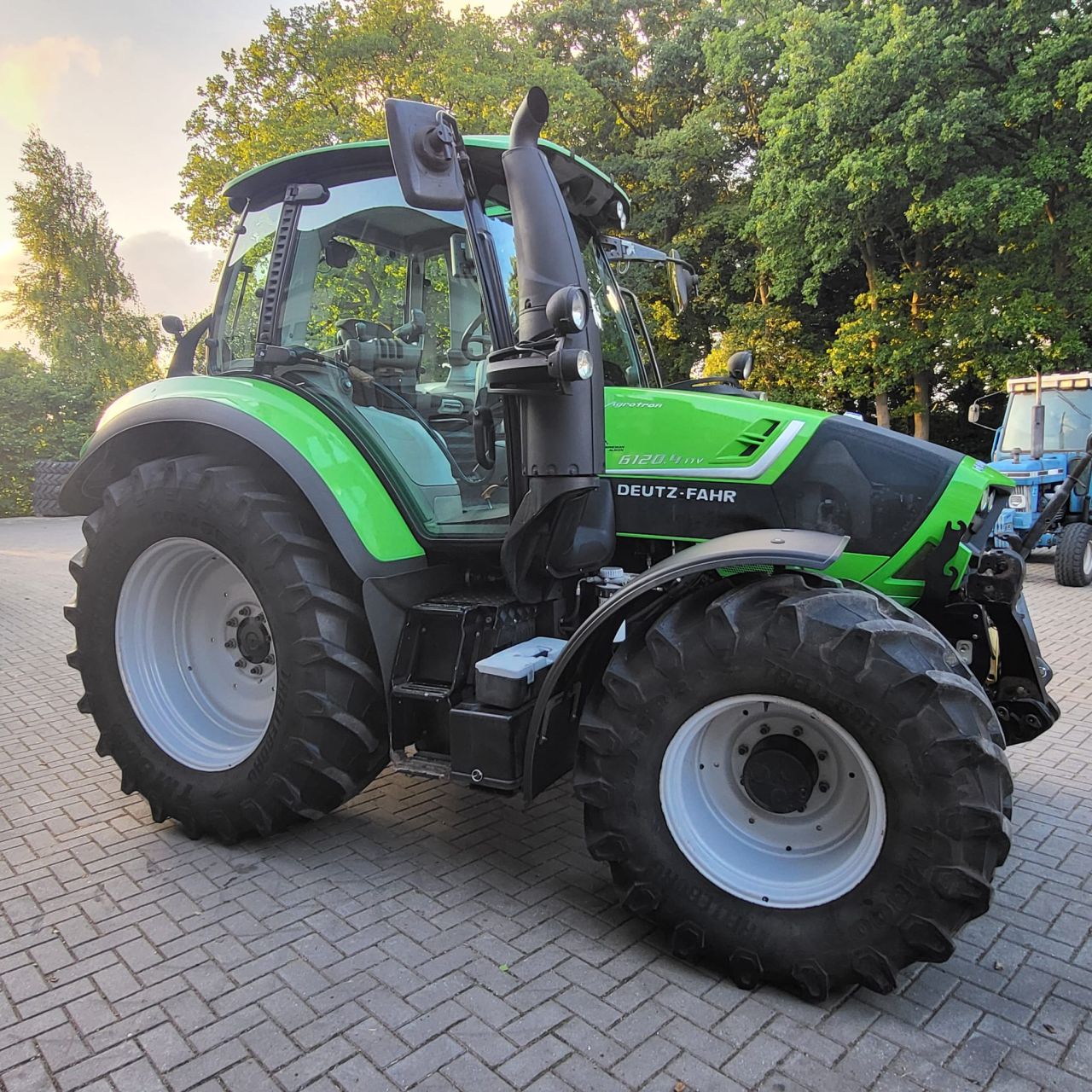 Deutz Fahr Agrotron TTV 6120.4
