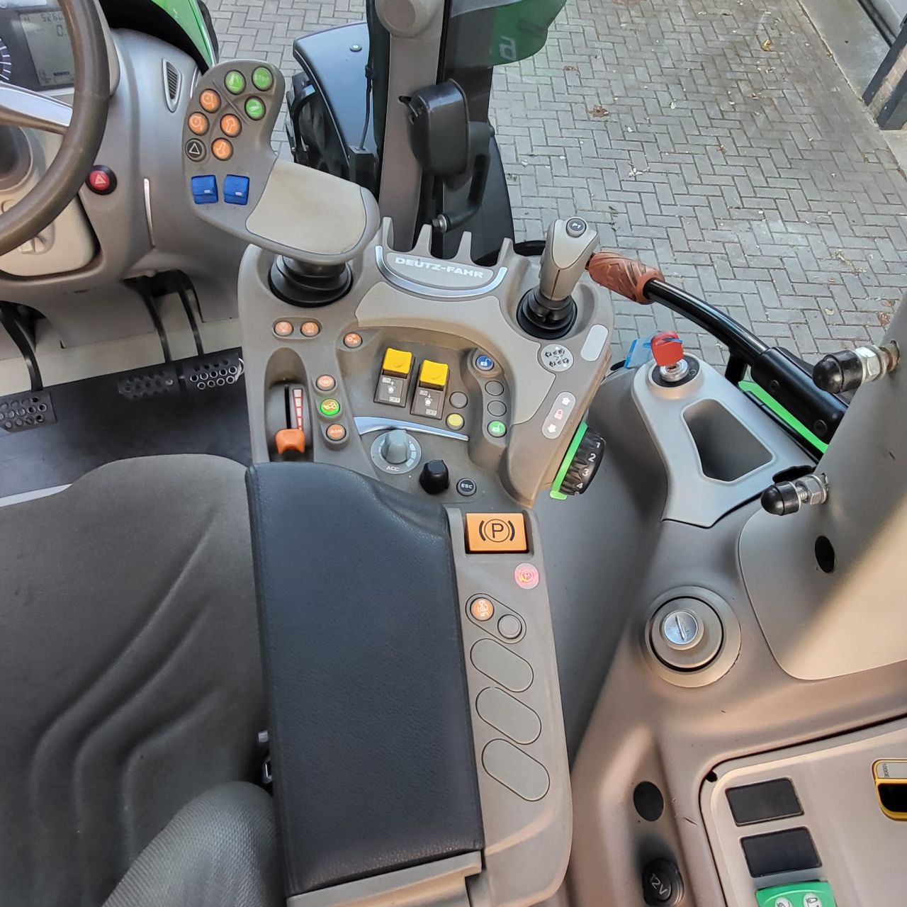 Deutz Fahr Agrotron TTV 6120.4