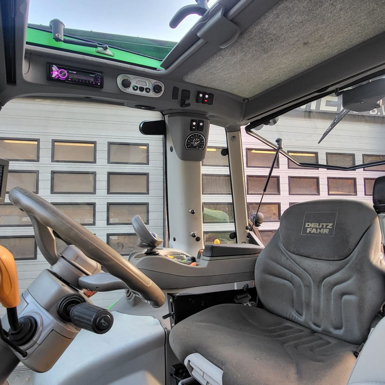 Deutz Fahr Agrotron TTV 6120.4