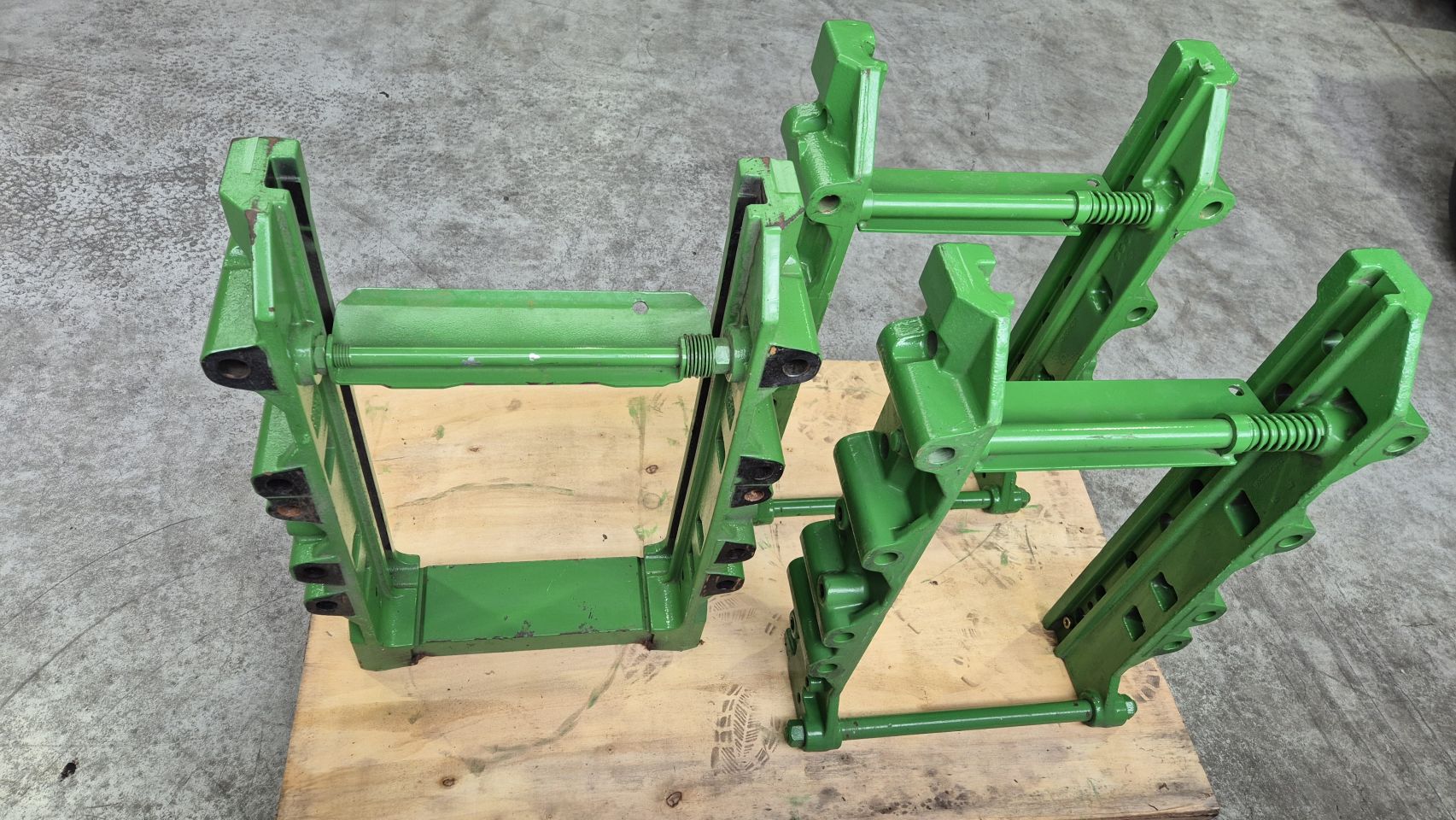 John Deere Sauermann Rockinger Trekhaak frame slede rail 8R