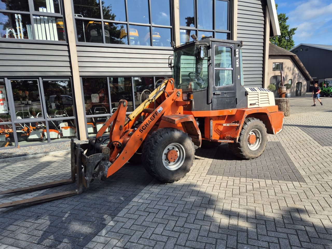 Gebruikte Schaeff SKL843 shovel met cabine