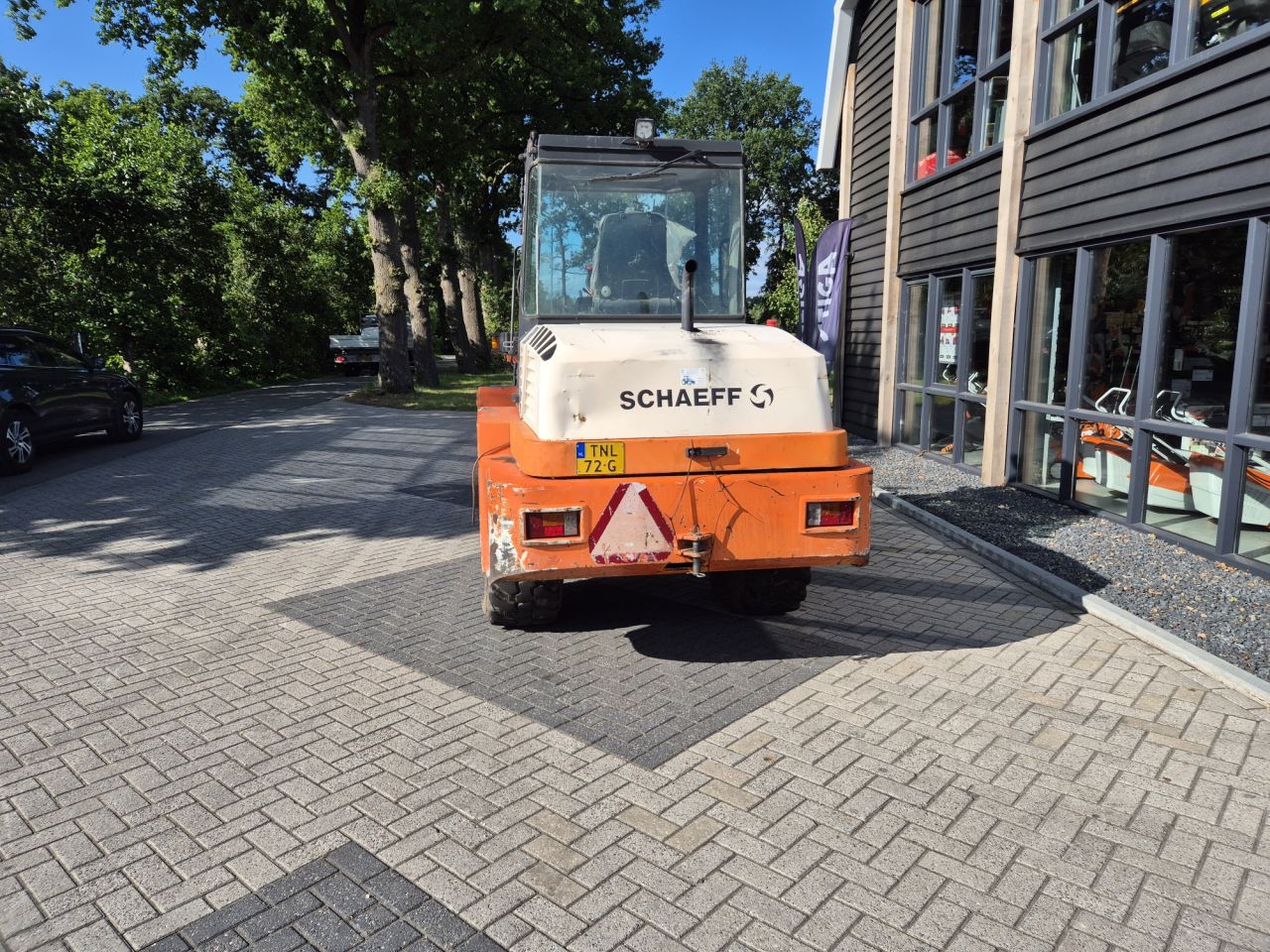 Gebruikte Schaeff SKL843 shovel met cabine