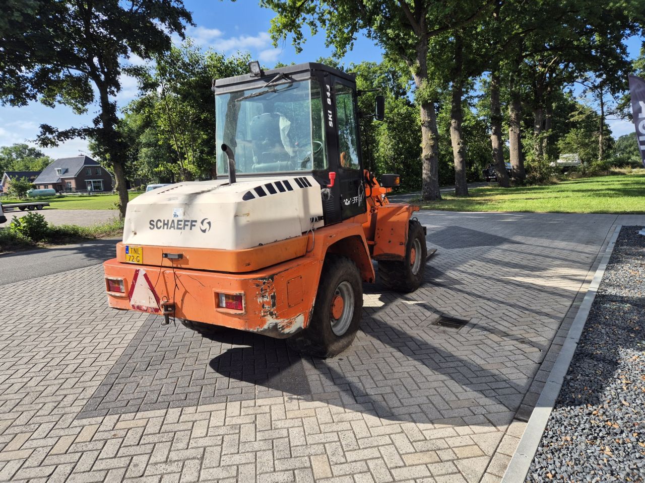 Gebruikte Schaeff SKL843 shovel met cabine