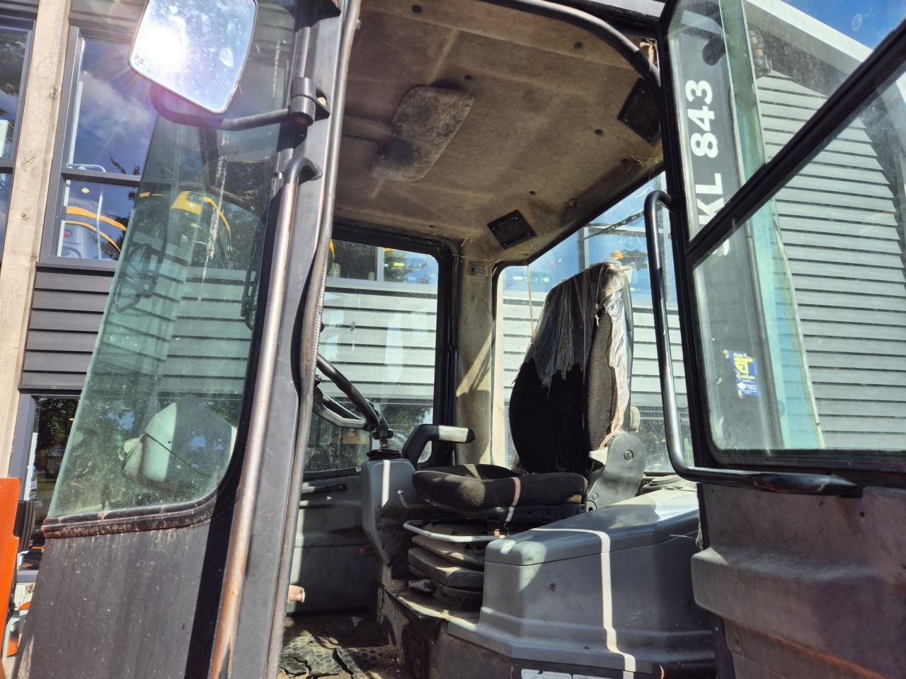 Gebruikte Schaeff SKL843 shovel met cabine