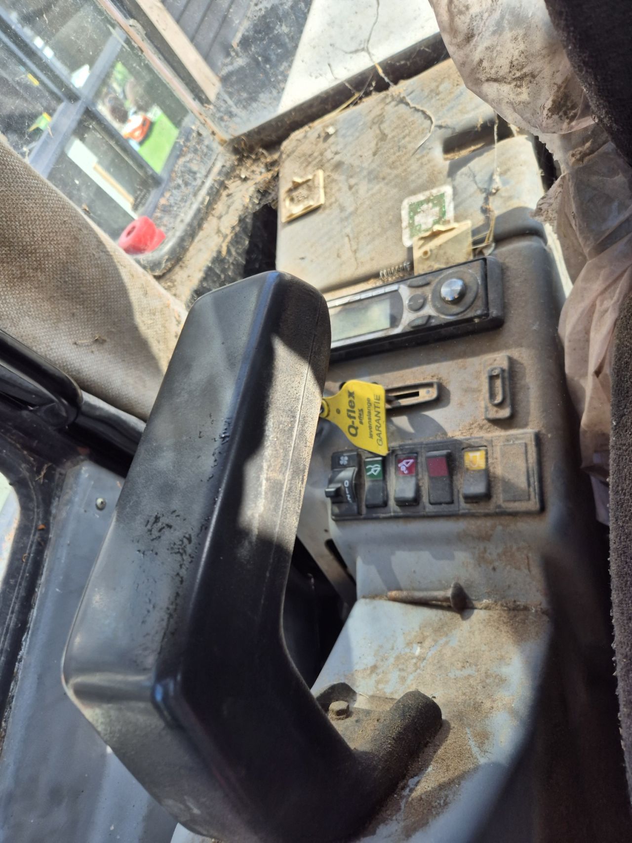 Gebruikte Schaeff SKL843 shovel met cabine