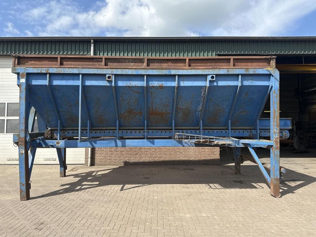 Bunker container met lopende band - Gebruikt